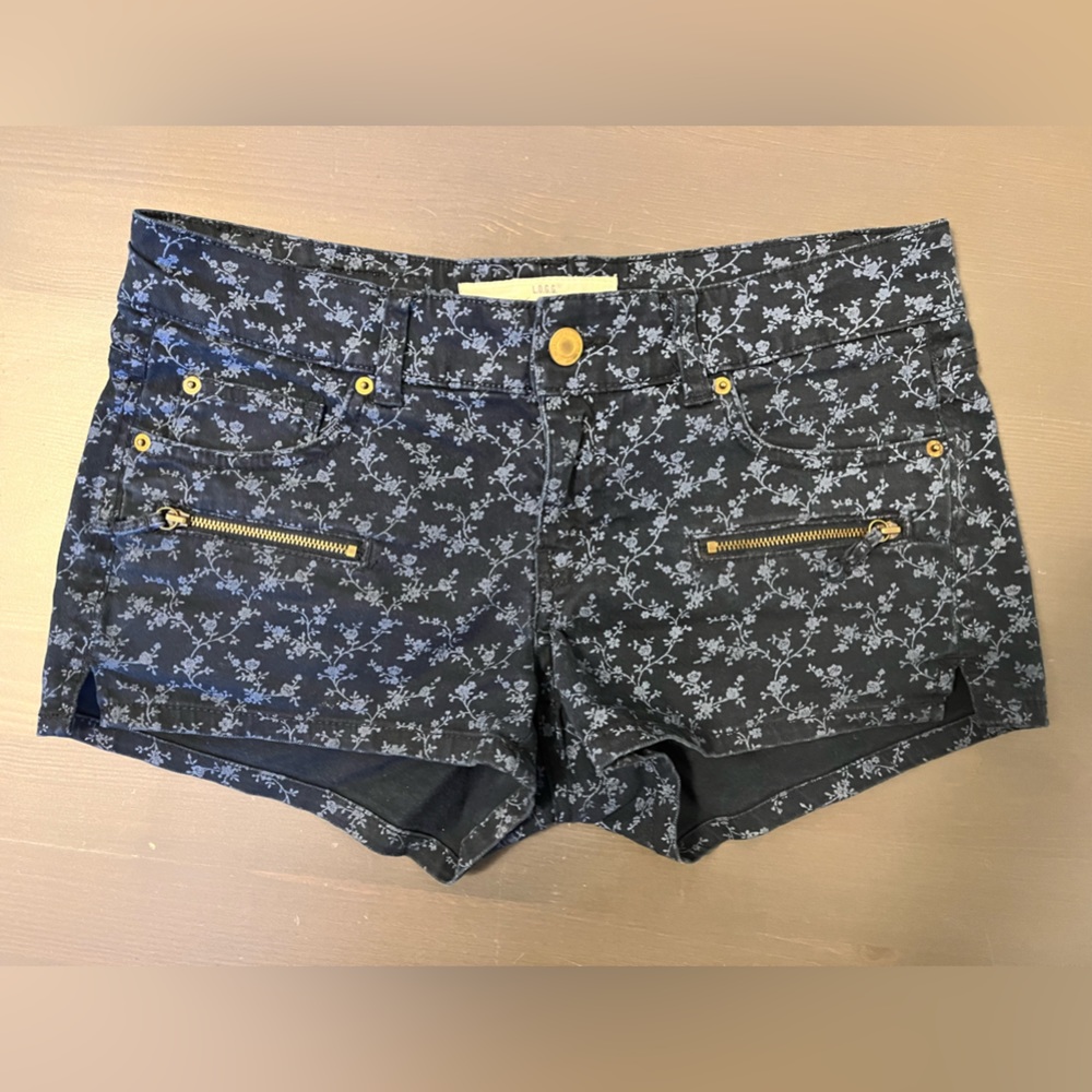 Floral lowrise denim jean shorts